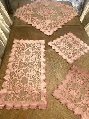 Embroidery table cover set - table,